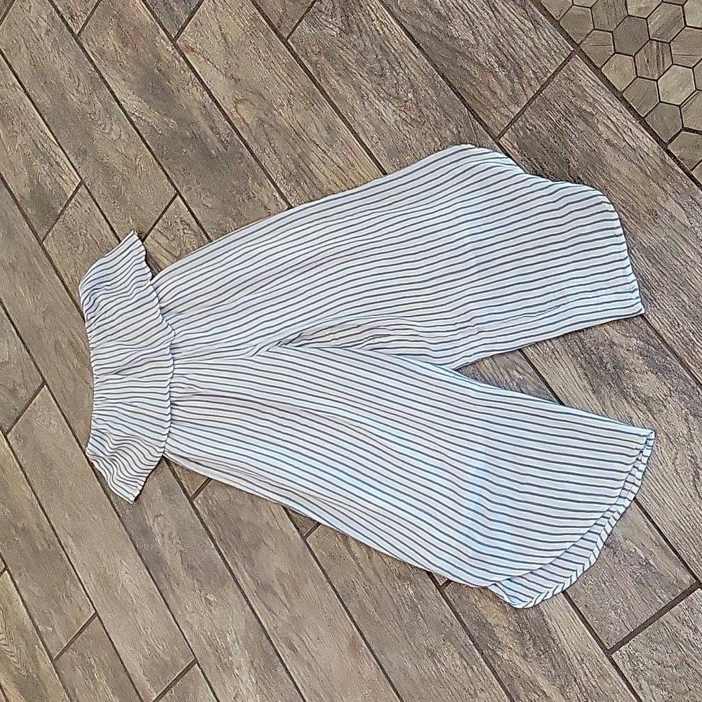 𝅺Strapless cropped jumpsuit size xs